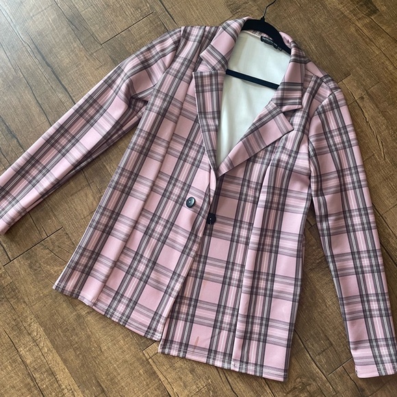 PrettyLittleThing; Blazer Skirt set; Size 6; Color Plaid Pink - Picture 3 of 3